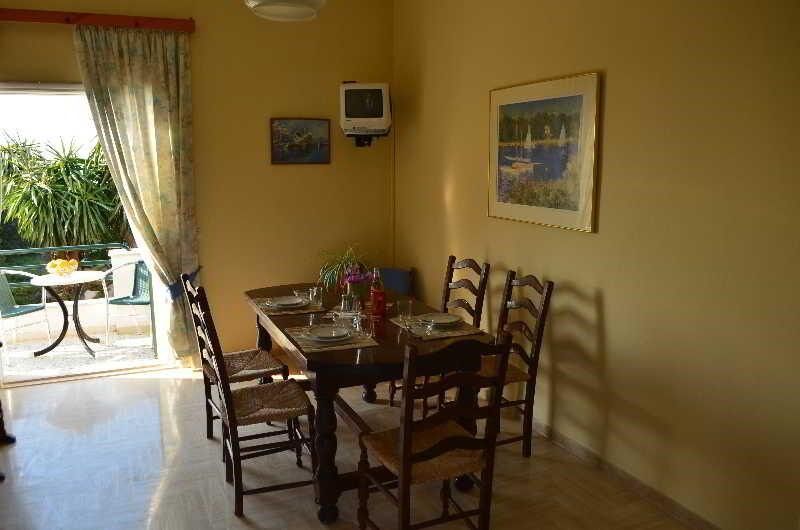 Anastasia Apartments Ермонес Екстериор снимка